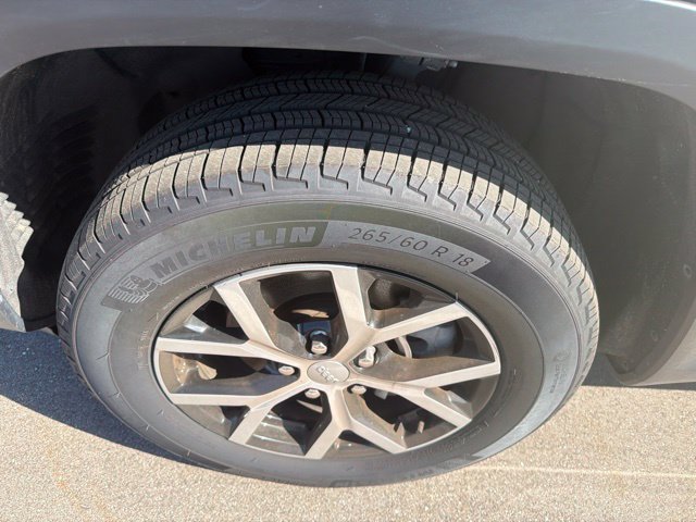 Used 2023 Jeep Grand Cherokee Limited w/ Trailer Tow Prep Group (B) AWD/4WD image 10