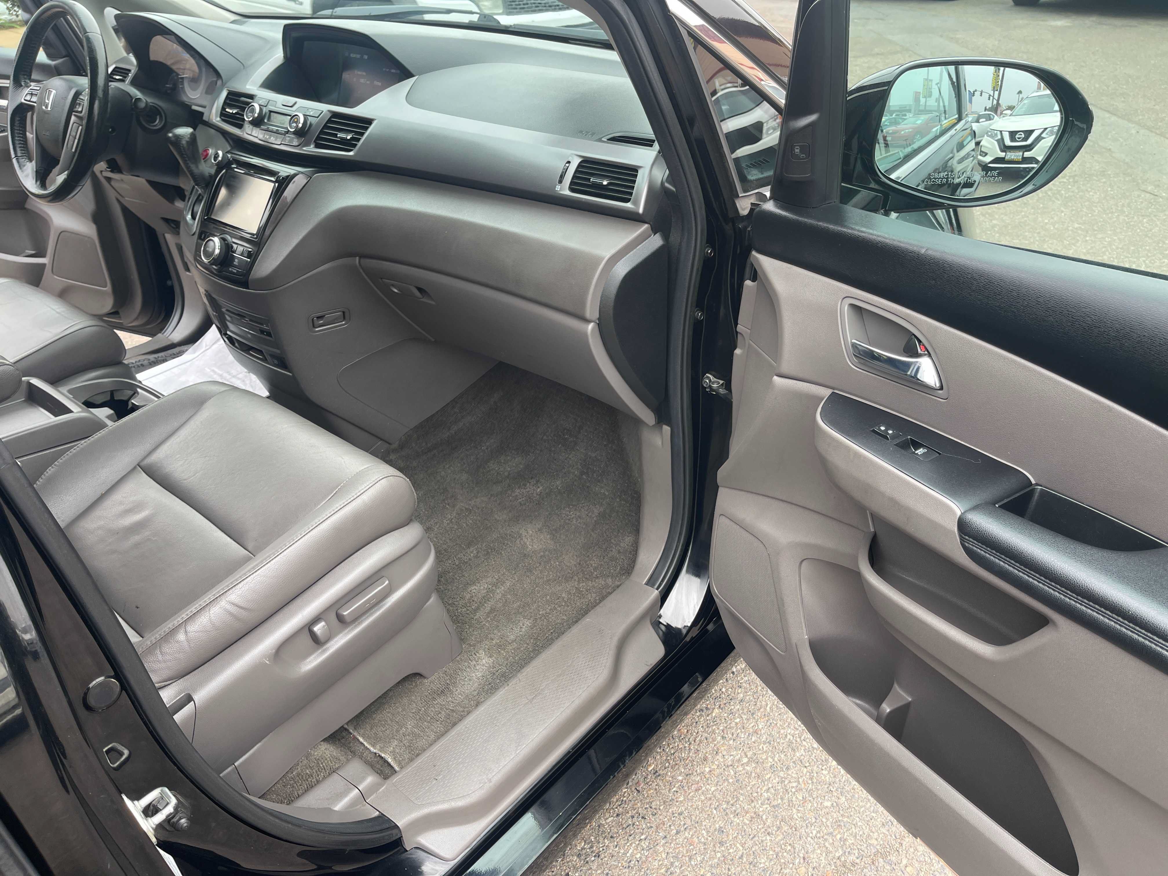 Used 2014 Honda Odyssey Touring Elite image 18