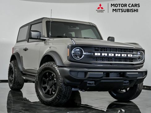 Used 2025 Ford Bronco 2-Door AWD/4WD image 1