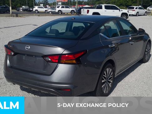 Used 2025 Nissan Altima 2.5 SV FWD image 3