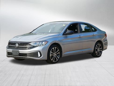 Used 2022 Volkswagen Jetta Sport FWD image 3