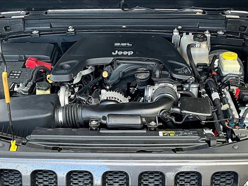 Used 2018 Jeep Wrangler Unlimited Sport S image 29