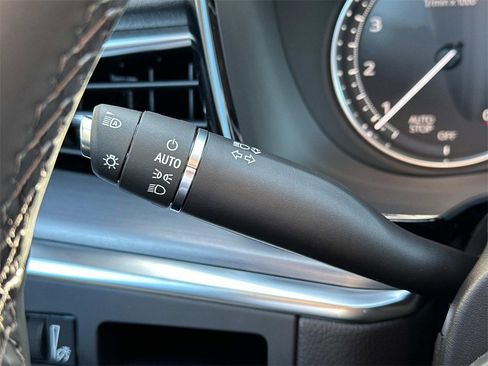 New 2025 Cadillac XT5 Luxury image 26