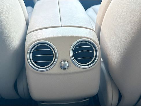 Used 2018 Mercedes-Benz GLC 300 4MATIC w/ Multimedia Package image 28