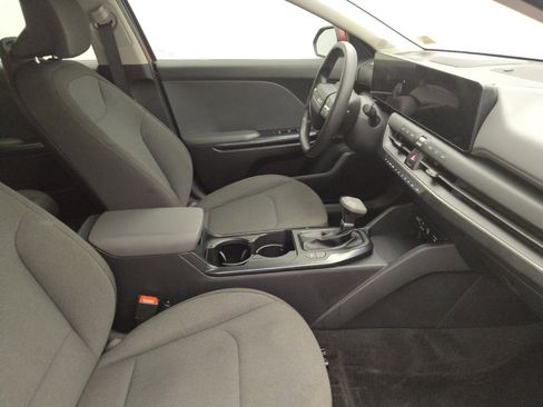 Used 2025 Kia K4 FWD image 21