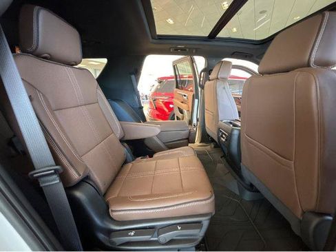 New 2026 Chevrolet Tahoe High Country AWD/4WD image 7