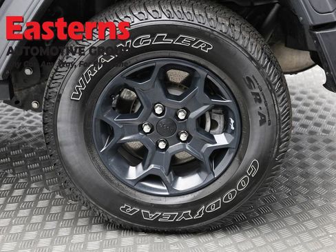 Used 2023 Jeep Wrangler Unlimited w/ 8.4" Radio Group AWD/4WD image 8