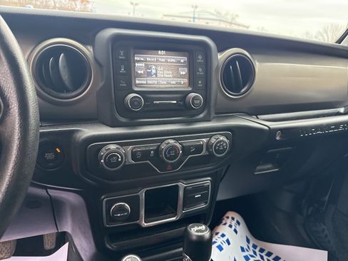 Used 2018 Jeep Wrangler Sport image 21