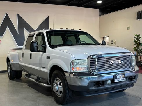 Used 2001 Ford F350 2WD Crew Cab DRW Super Duty image 3