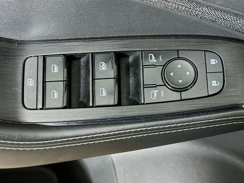 Used 2021 Nissan Rogue S image 15