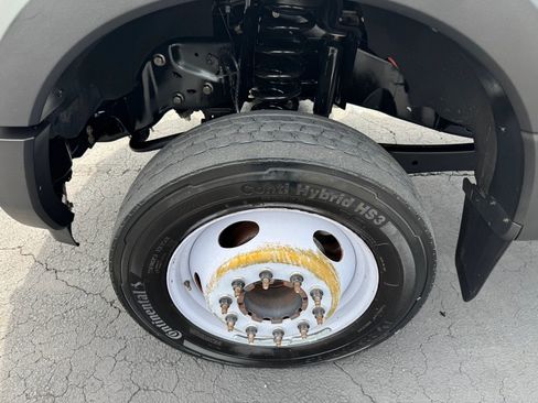 Used 2017 Ford F450 XL w/ Power Equipment Group image 12