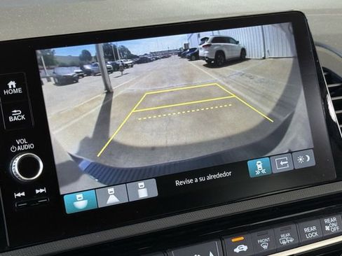 Used 2025 Honda Odyssey Touring image 18