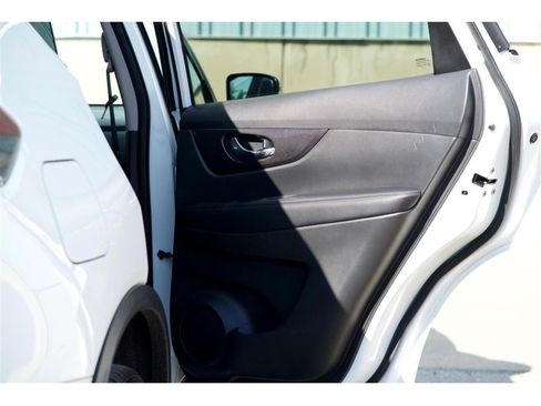 Used 2020 Nissan Rogue SV AWD/4WD image 32