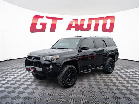 Used 2015 Toyota 4Runner SR5 AWD/4WD image 2