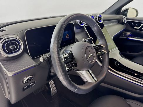 Used 2025 Mercedes-Benz GLC 300 image 10