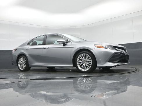 Used 2019 Toyota Camry XLE image 52