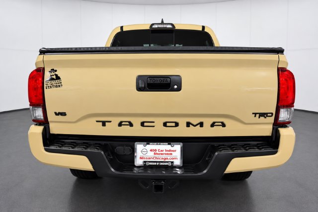 Used 2017 Toyota Tacoma TRD Sport w/ Tow Package (A/T) AWD/4WD image 5