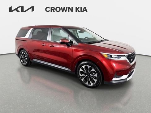 Certified 2024 Kia Carnival EX FWD image 3