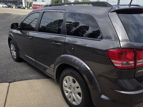 Used 2019 Dodge Journey SE FWD image 5