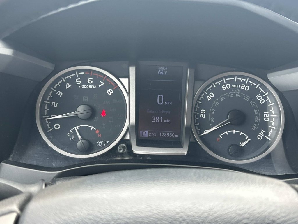 Used 2020 Toyota Tacoma SR5 RWD image 25