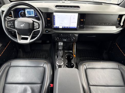 Used 2023 Ford Bronco Badlands image 14