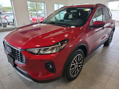 Used 2025 Ford Escape SE FWD image 1