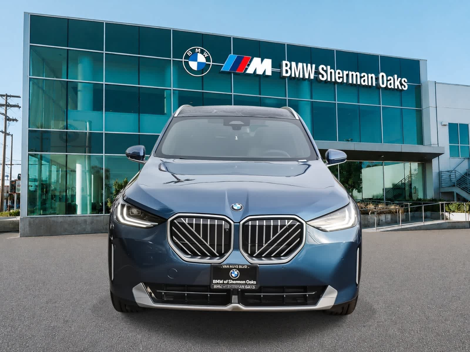 Used 2026 BMW X3 xDrive30i w/ Premium Package AWD/4WD image 4
