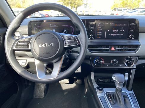 Used 2024 Kia Seltos LX AWD/4WD image 11