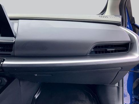Used 2025 Toyota Prius LE FWD image 18