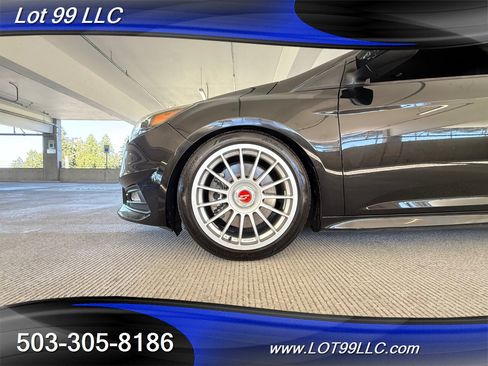 Used 2016 Ford Focus ST w/ Equipment Group 401A FWD image 26
