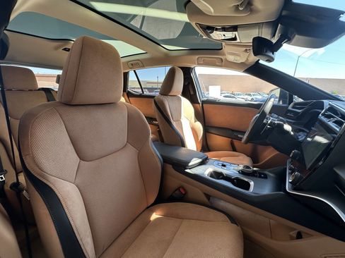 Used 2023 Lexus RZ 450e Premium image 39