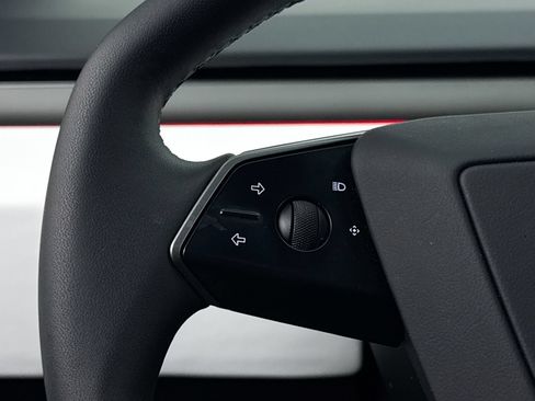 Used 2024 Tesla Cybertruck AWD Crew Cab image 38