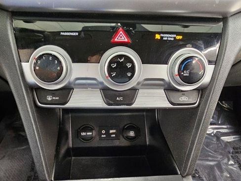 Used 2019 Hyundai Elantra SEL w/ Cargo Package FWD image 17