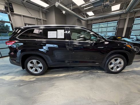 Used 2018 Toyota Highlander Limited AWD/4WD image 31
