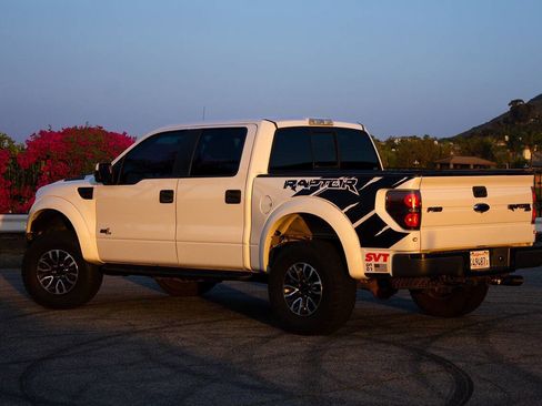 Used 2014 Ford F150 Raptor w/ Equipment Group 801A Luxury image 3