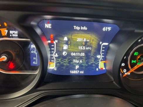 Used 2024 Jeep Gladiator Rubicon w/ Convenience Group AWD/4WD image 2