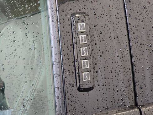 Used 2018 Ford F150 Lariat w/ Equipment Group 501A Mid image 34