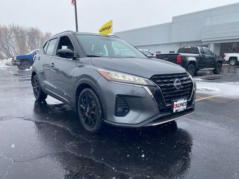 Used 2023 Nissan Kicks SR w/ SR Premium Package image 2