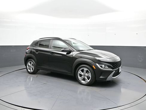 Certified 2022 Hyundai Kona SEL w/ Convenience Package FWD image 4