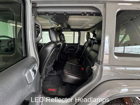 Used 2020 Jeep Wrangler Unlimited Rubicon w/ Dual Top Group AWD/4WD image 18