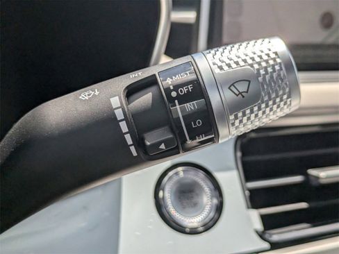 New 2025 Genesis G70 2.5T image 31