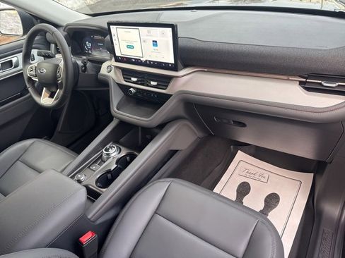 New 2026 Ford Explorer Active w/ Active Comfort Package image 18