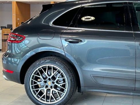 Used 2018 Porsche Macan S image 13