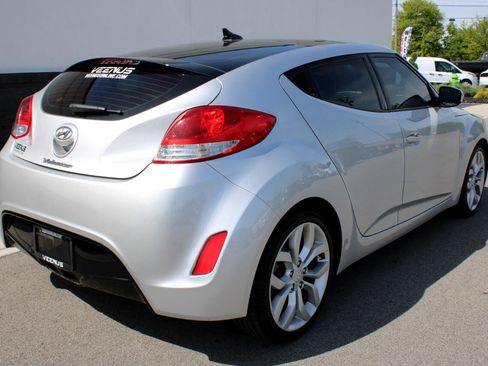 Used 2012 Hyundai Veloster w/ Style Pkg image 6