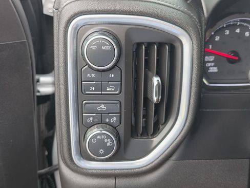 Used 2020 Chevrolet Silverado 1500 LT AWD/4WD image 15