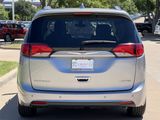 Used 2020 Chrysler Pacifica Limited image 5
