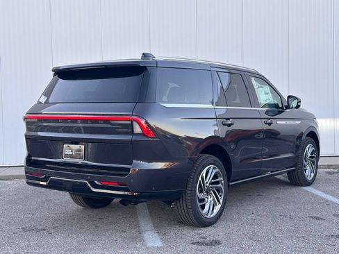 New 2025 Lincoln Navigator Reserve AWD/4WD image 6