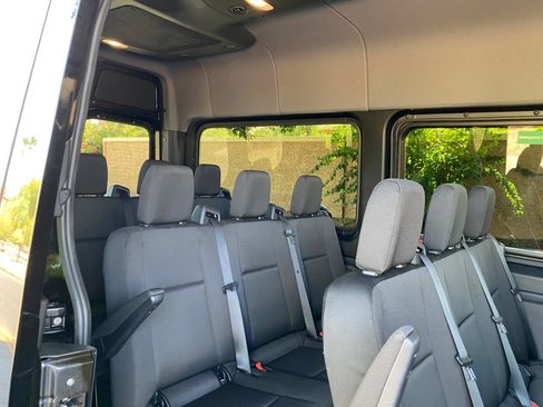 Used 2025 Mercedes-Benz Sprinter 2500 image 33