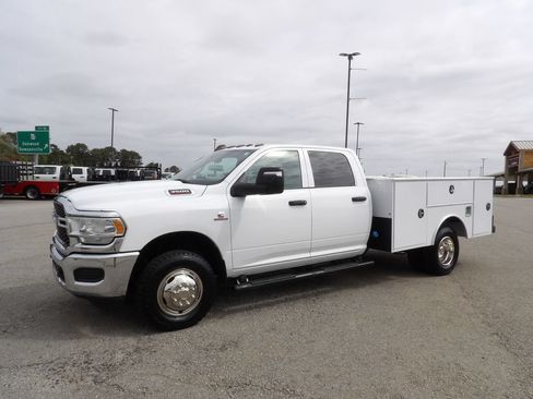 Used 2024 RAM 3500 Tradesman w/ Chrome Appearance Group AWD/4WD image 3