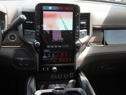 New 2026 RAM 2500 Limited AWD/4WD image 15